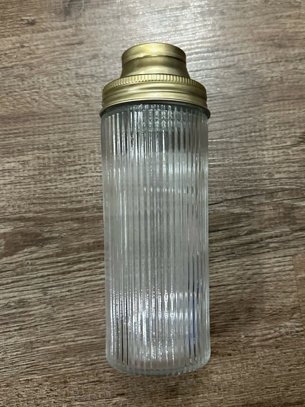 Threshold ribbed glass